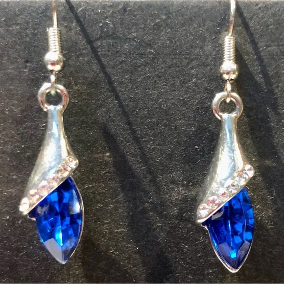 VINTAGE necklace and earring set Silver Blue teardrop crystal Upcycled Elegant - Picture 3 of 14